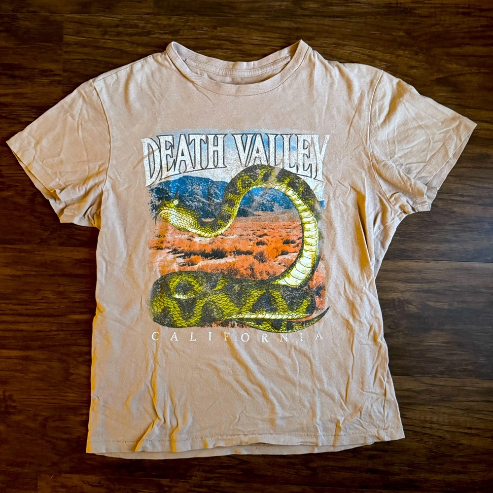 Aeropostale Death Valley Rattlesnake Graphic Tee Size S